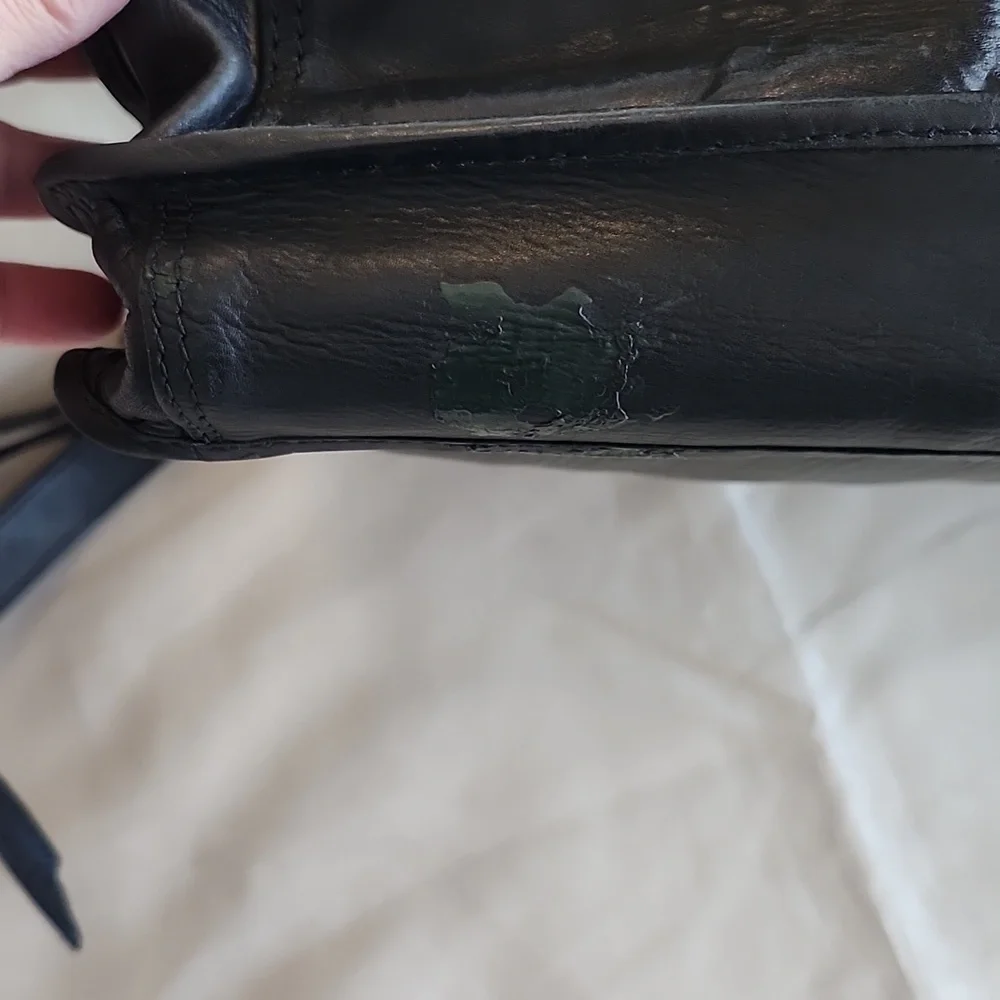 Vintage Unbranded Good Condition Black Leather Shoulder Messenger Bag, $49